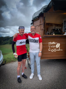 Albert Zweifel am Bergkönig 2023- Thomas Zahnd - Caffejuliamobile - Anhänger
